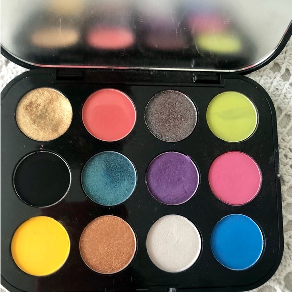 68-MAC CONNECT IN COLOR 12-PAN EYESHADOW HI FI COLOUR PALETTE - Picture 5 of 9